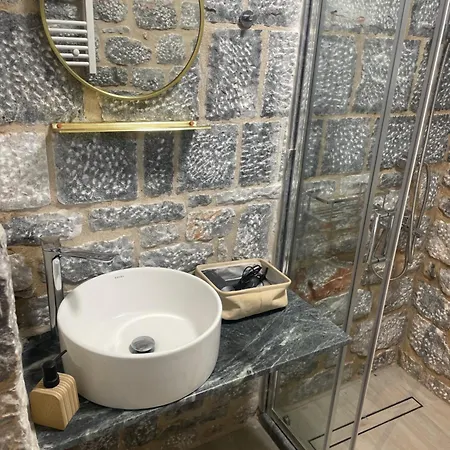 Aroma Avlis * أريبوليس